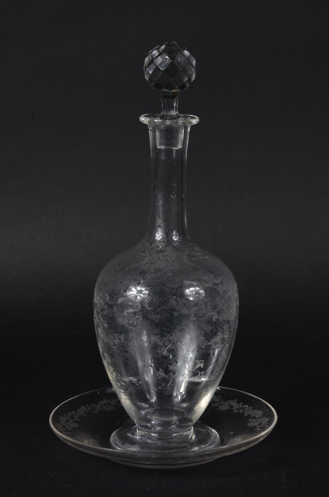 Licoreira com presentoir de cristal lavrado (com mofo) - foto 1 de 6