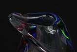 Suas pequenas peças de cristal, sendo: vaso com... - Suas pequenas peças de cristal, sendo: vaso com mesclas coloridas e caixinha oval
