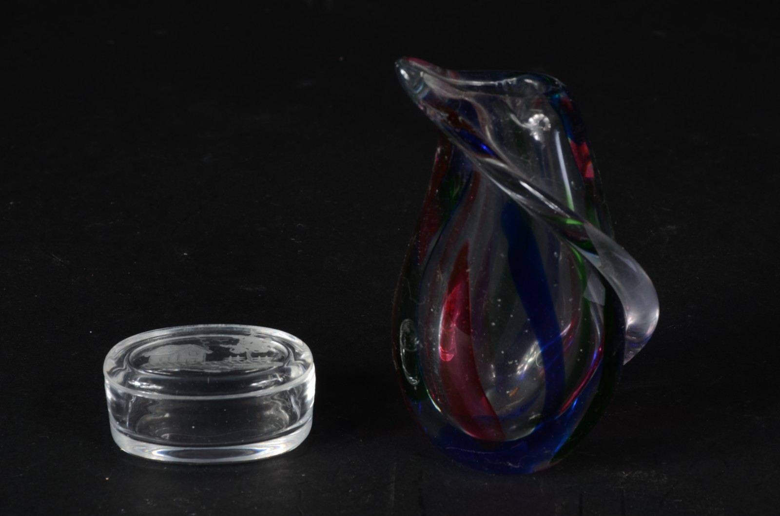 Suas pequenas peças de cristal, sendo: vaso com mesclas coloridas e... - foto 2 de 5