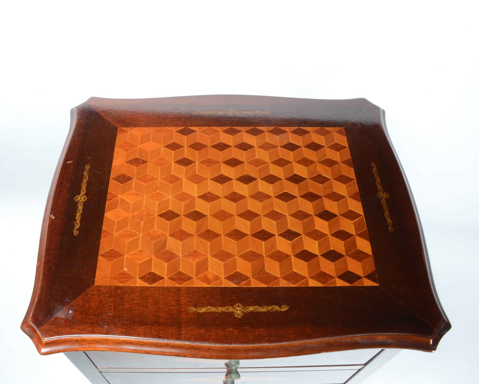 Pequena cômoda de madeira nobre com trabalhos em marqueterie, 4... - foto 5 de 9
