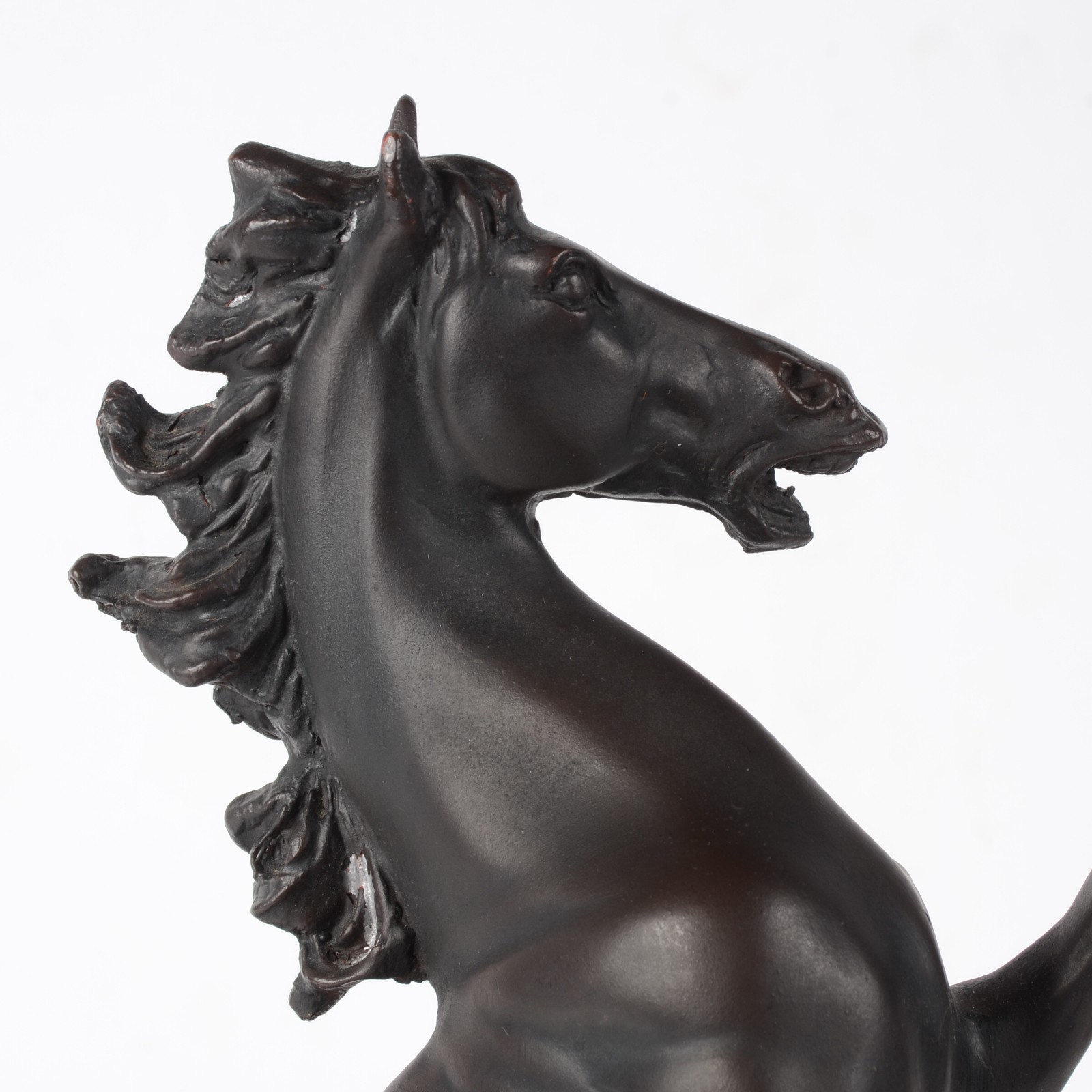 Escultura de petit bronze representando cavalo - foto 5 de 6