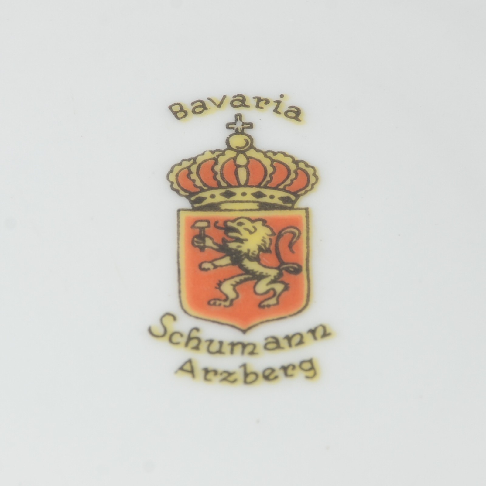 Par de pratos de porcelana da Bavaria decorados com cenas românticas... - foto 5 de 6