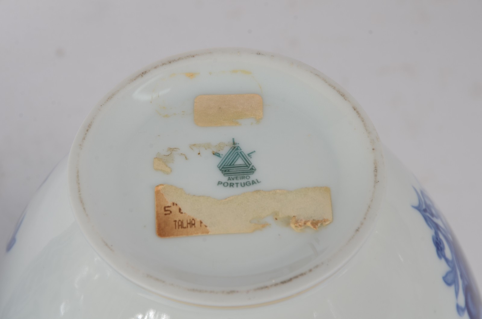 Quatro potiches diversos de porcelana, sendo dois orientais facetados... - foto 7 de 8