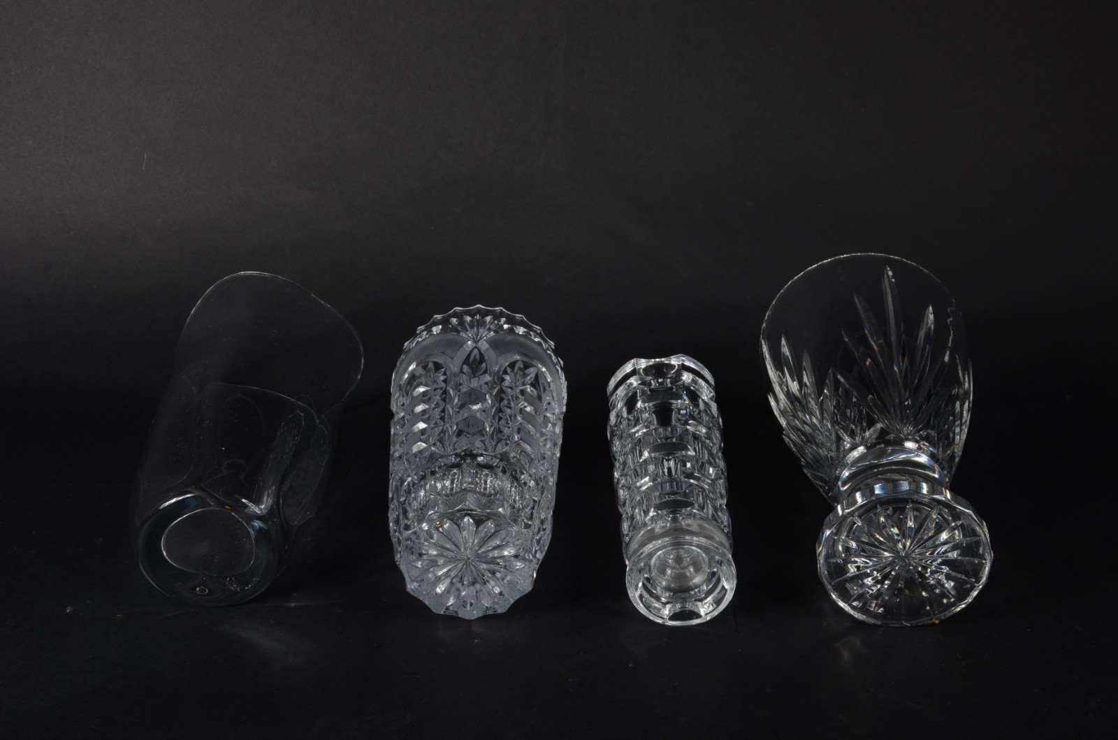 Quatro vasos de cristal de diversos modelos - foto 4 de 4