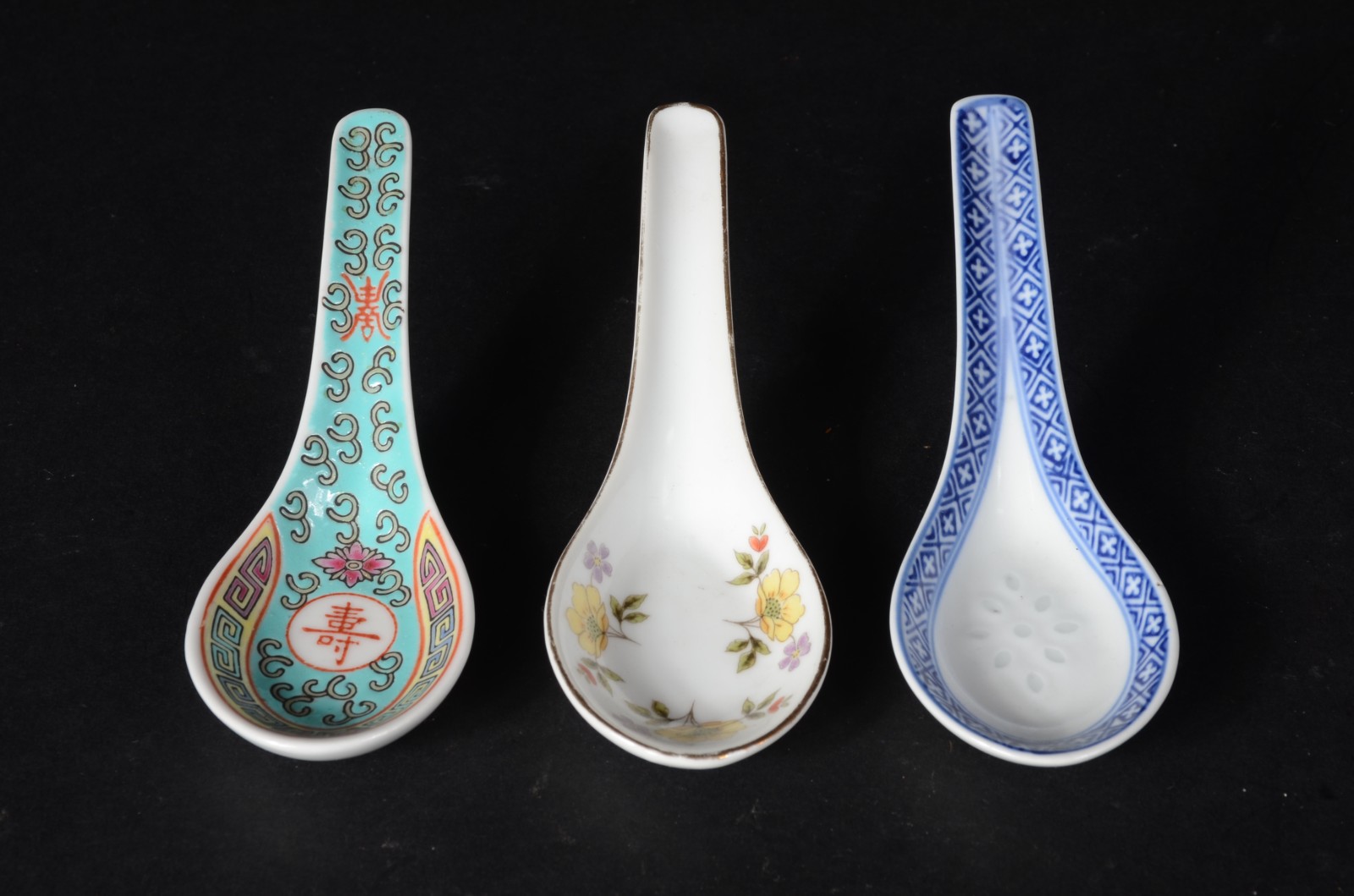 Diversas peças de porcelana oriental, sendo bowl grande, 7 bowls... - foto 7 de 11