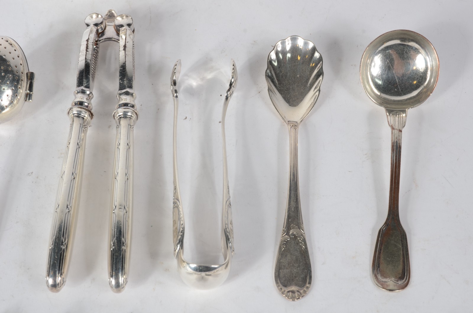 Lote com 19 peças diversas de metal prateado - foto 6 de 9