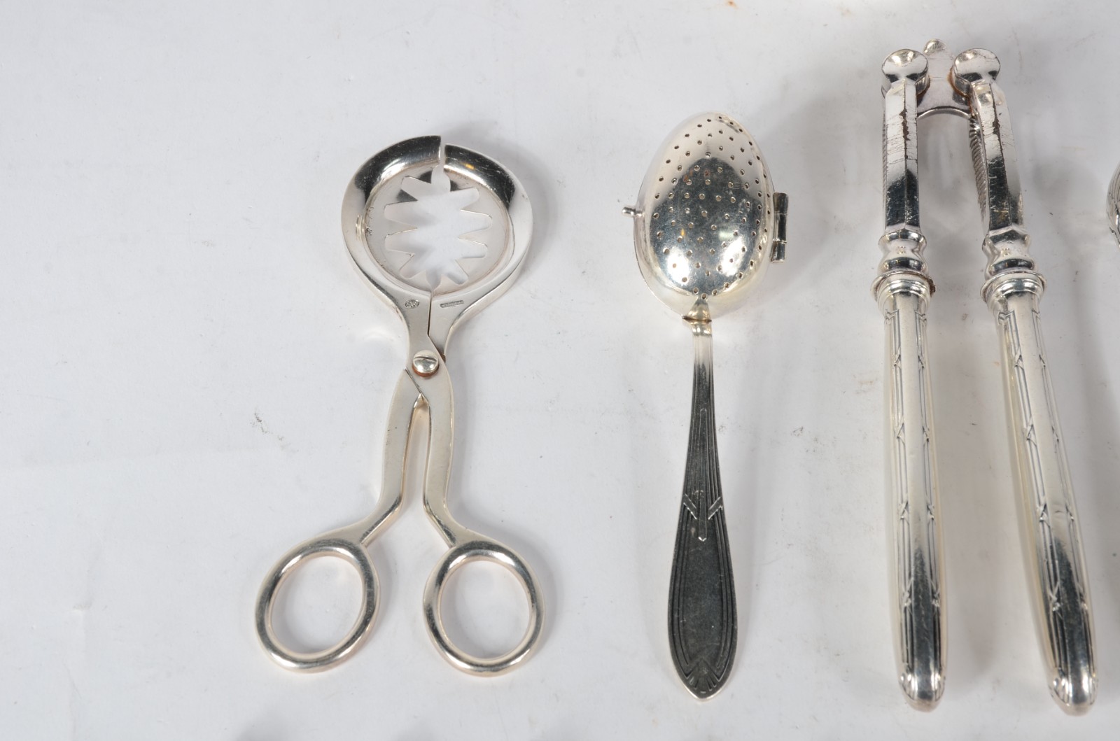 Lote com 19 peças diversas de metal prateado - foto 3 de 9