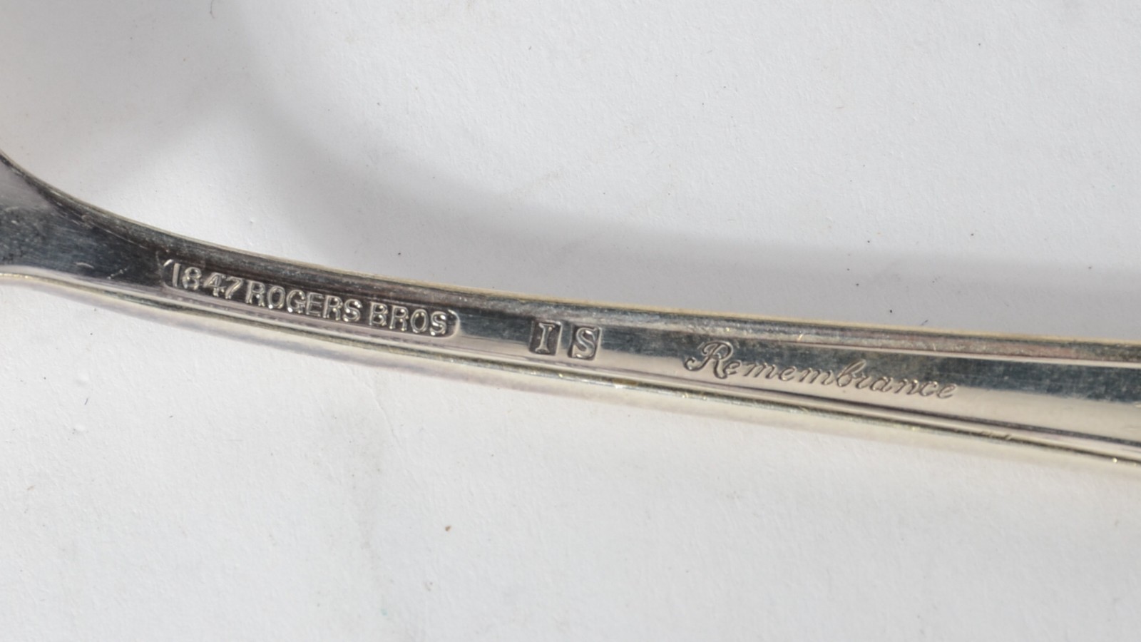 Parte de faqueiro de metal prateado, modelo "Remembrance", composto... - foto 4 de 5