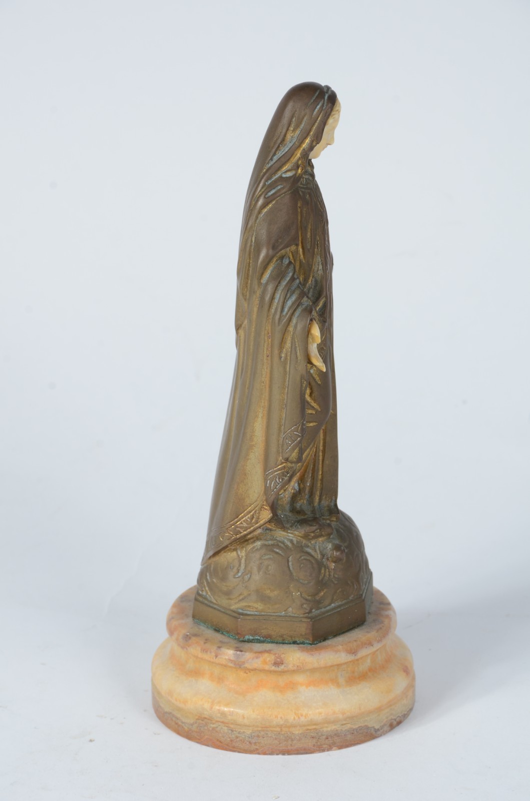 Imagem de bronze com rosto e mãos de marfim (faltando uma das mãos... - foto 7 de 9