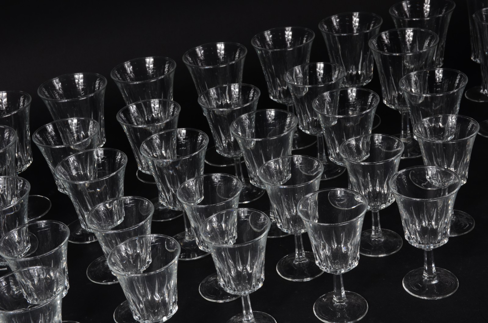 Serviço de cristal francês composto de 11 flutes para Champagne, 10... - foto 2 de 3