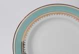Porcelana Mauá,  - Aparelho de jantar de porcelana Mauá, composto de: 11 pratos rasos, 12 fundos, sopeira, molheira e 5 travessas, Total 30 peças.
