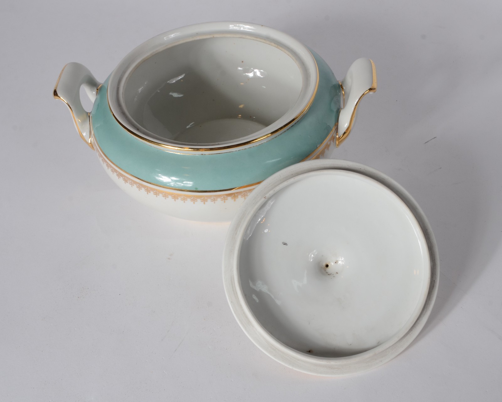 Aparelho de jantar de porcelana Mauá, composto de: 11 pratos rasos... - foto 11 de 11