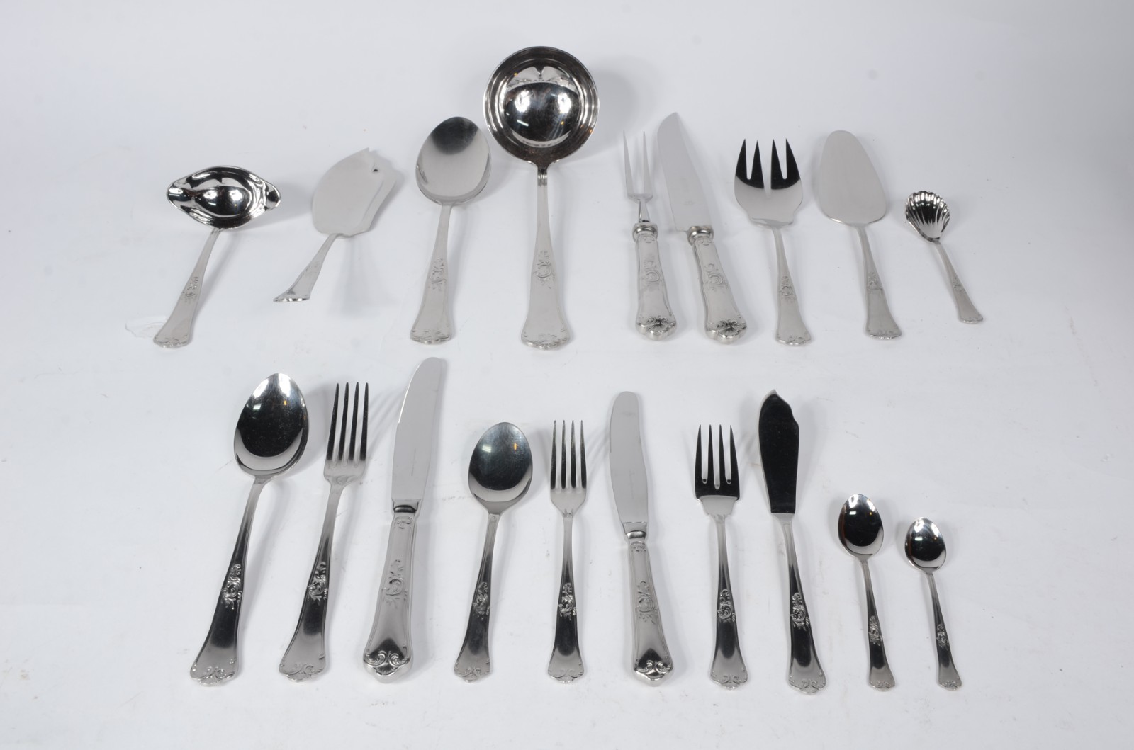 Faqueiro de aço inox Hércules, composto de: 12 facas, 12 garfos e 12... - foto 1 de 8