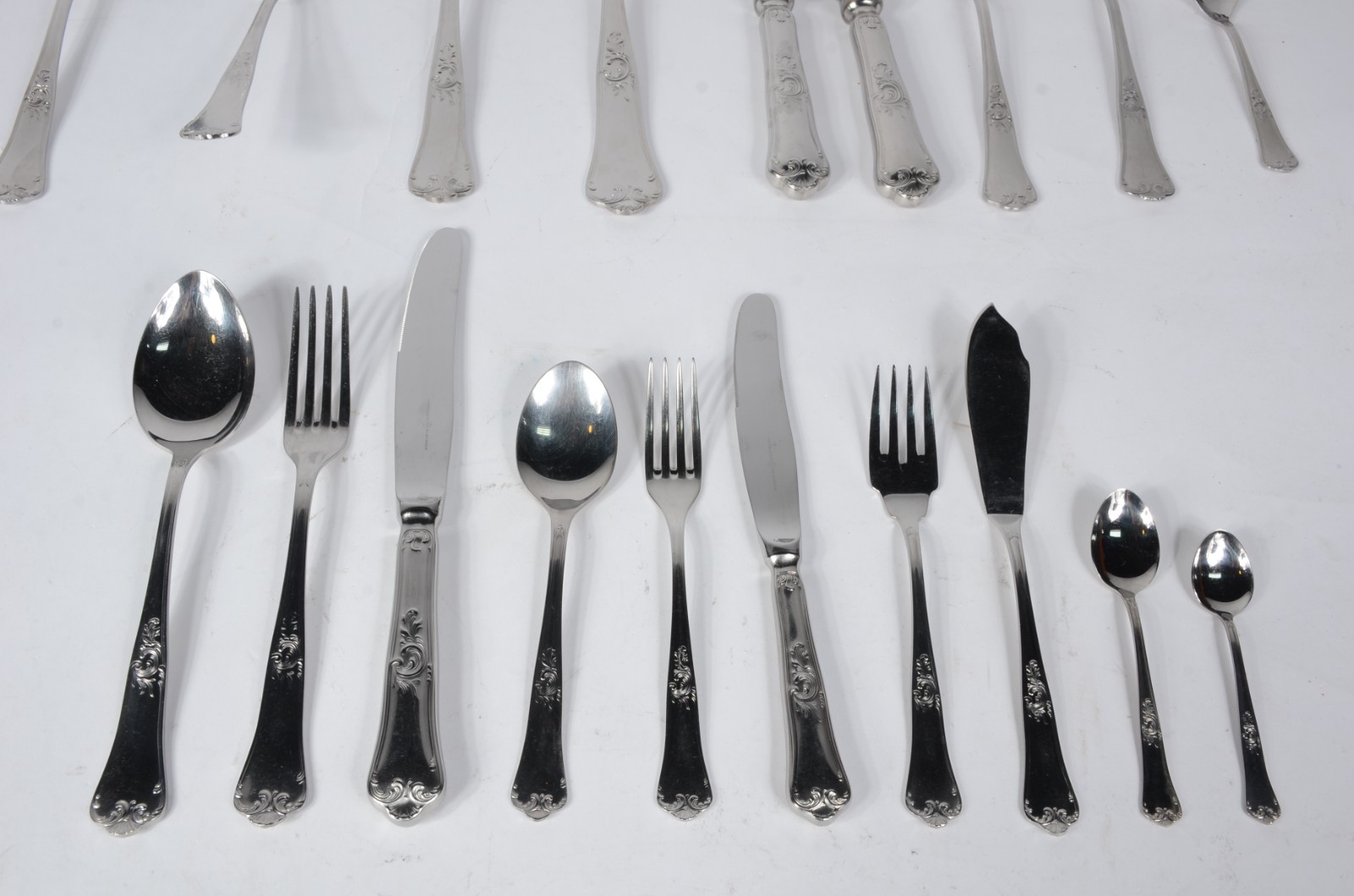 Faqueiro de aço inox Hércules, composto de: 12 facas, 12 garfos e 12... - foto 5 de 8