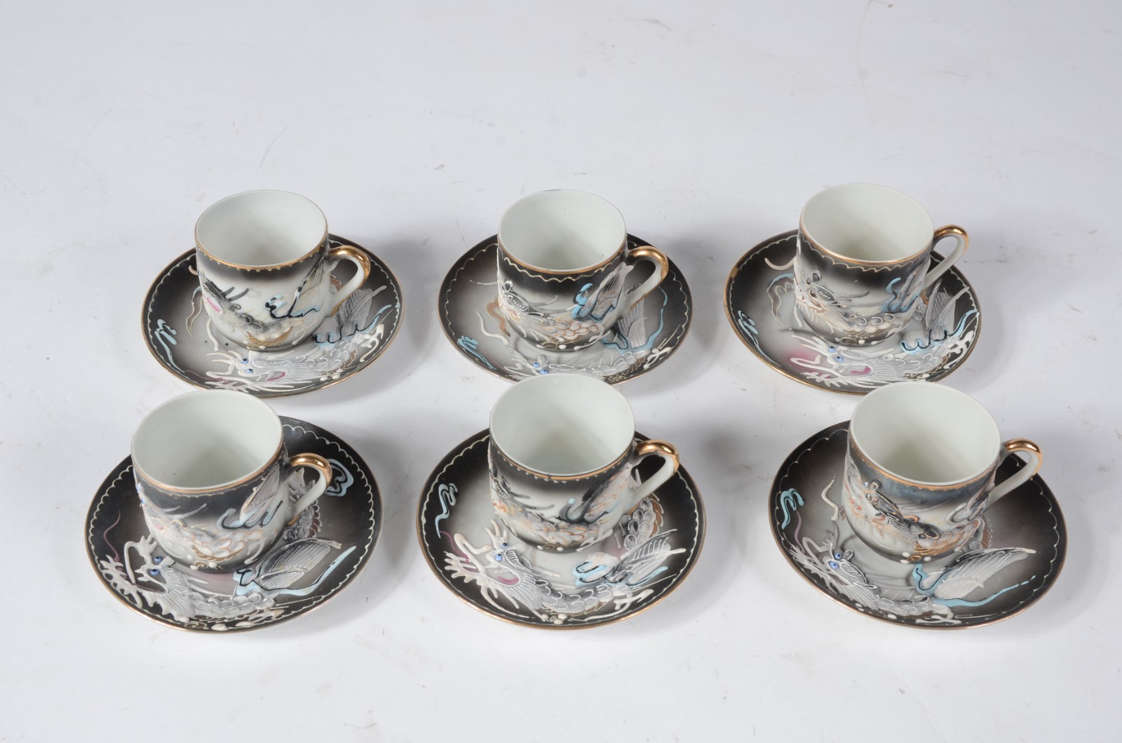Seis xícaras para café com pires de porcelana japonesa casca de ovo... - foto 3 de 6