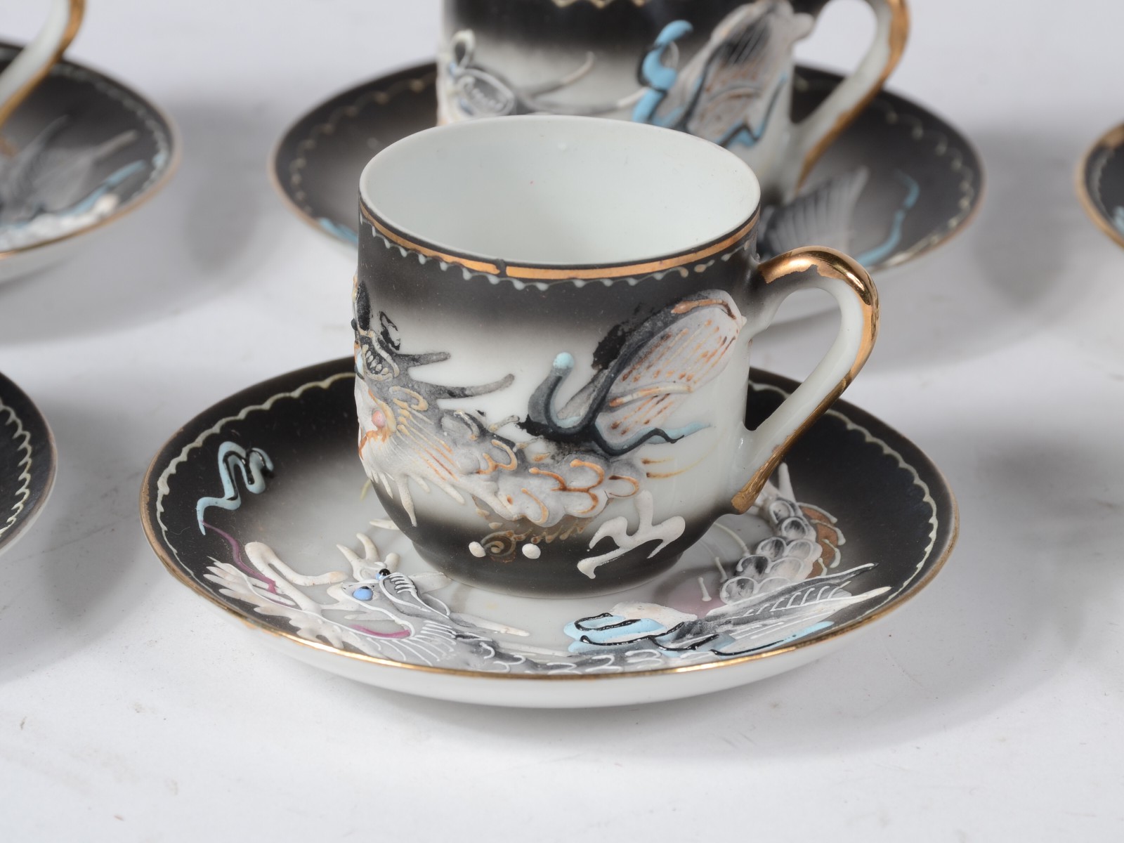 Seis xícaras para café com pires de porcelana japonesa casca de ovo... - foto 4 de 6