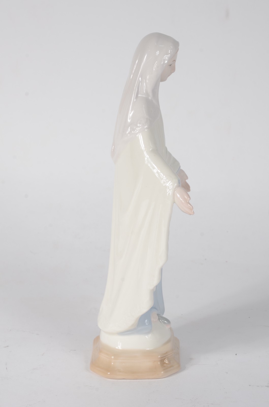 Nossa Senhora de Lourdes - Imagem de porcelana policromada - foto 4 de 7