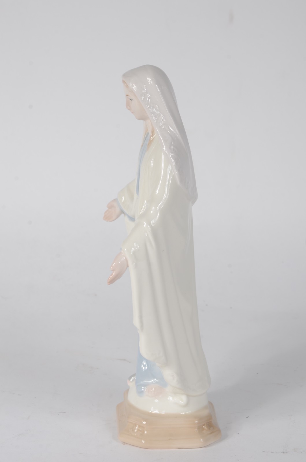 Nossa Senhora de Lourdes - Imagem de porcelana policromada - foto 6 de 7