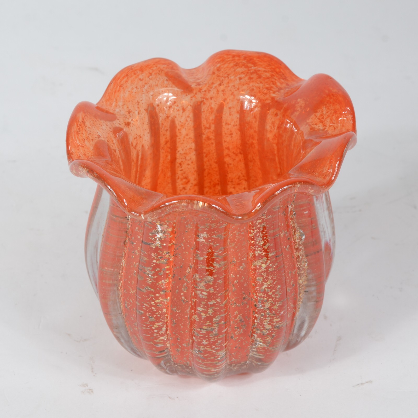 Jarro de vidro decorativo ao gosto Murano na cor laranja com pó de... - foto 2 de 3