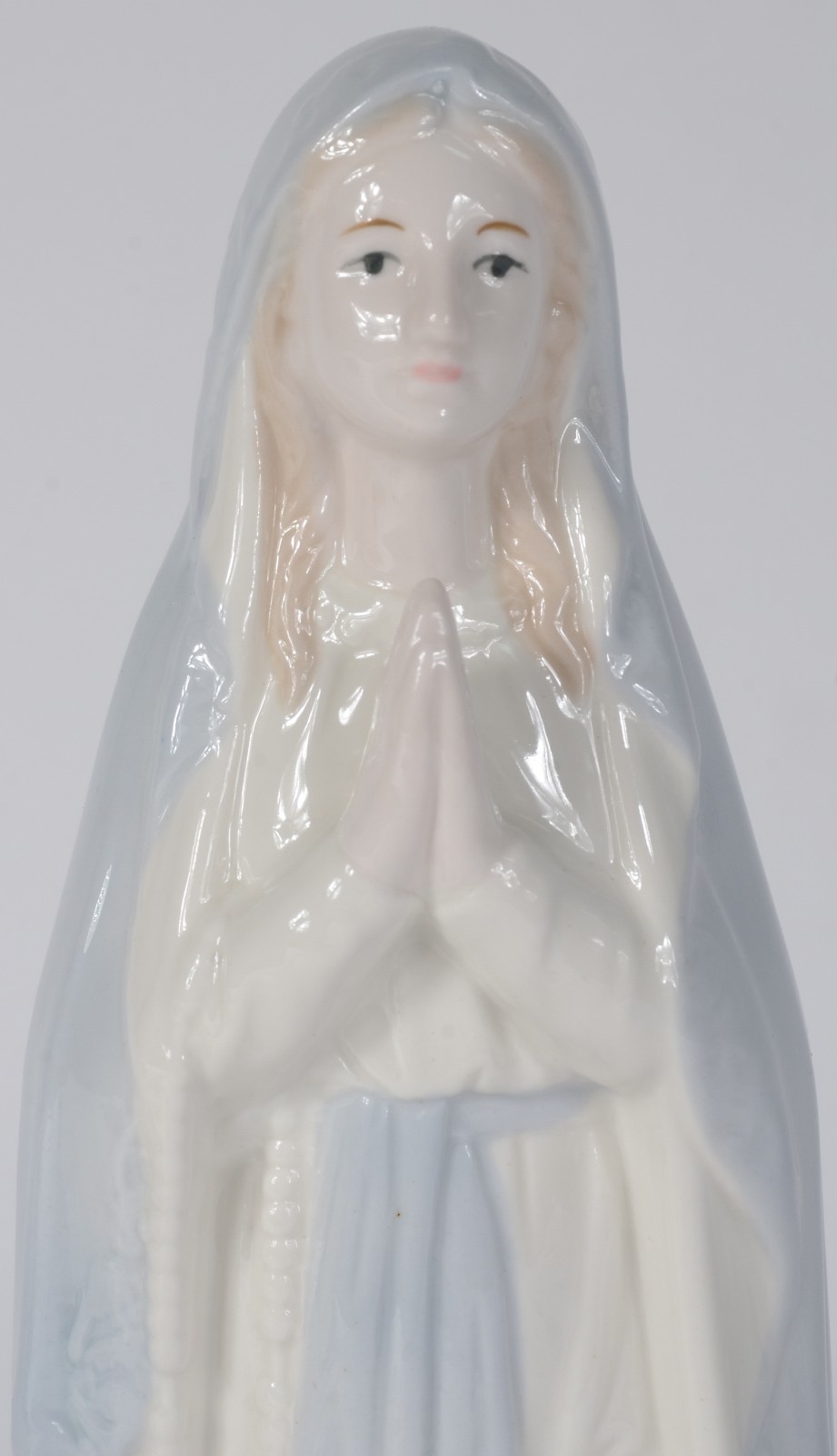 Estatueta de porcelana policromada representando "Virgem Maria". - foto 2 de 7