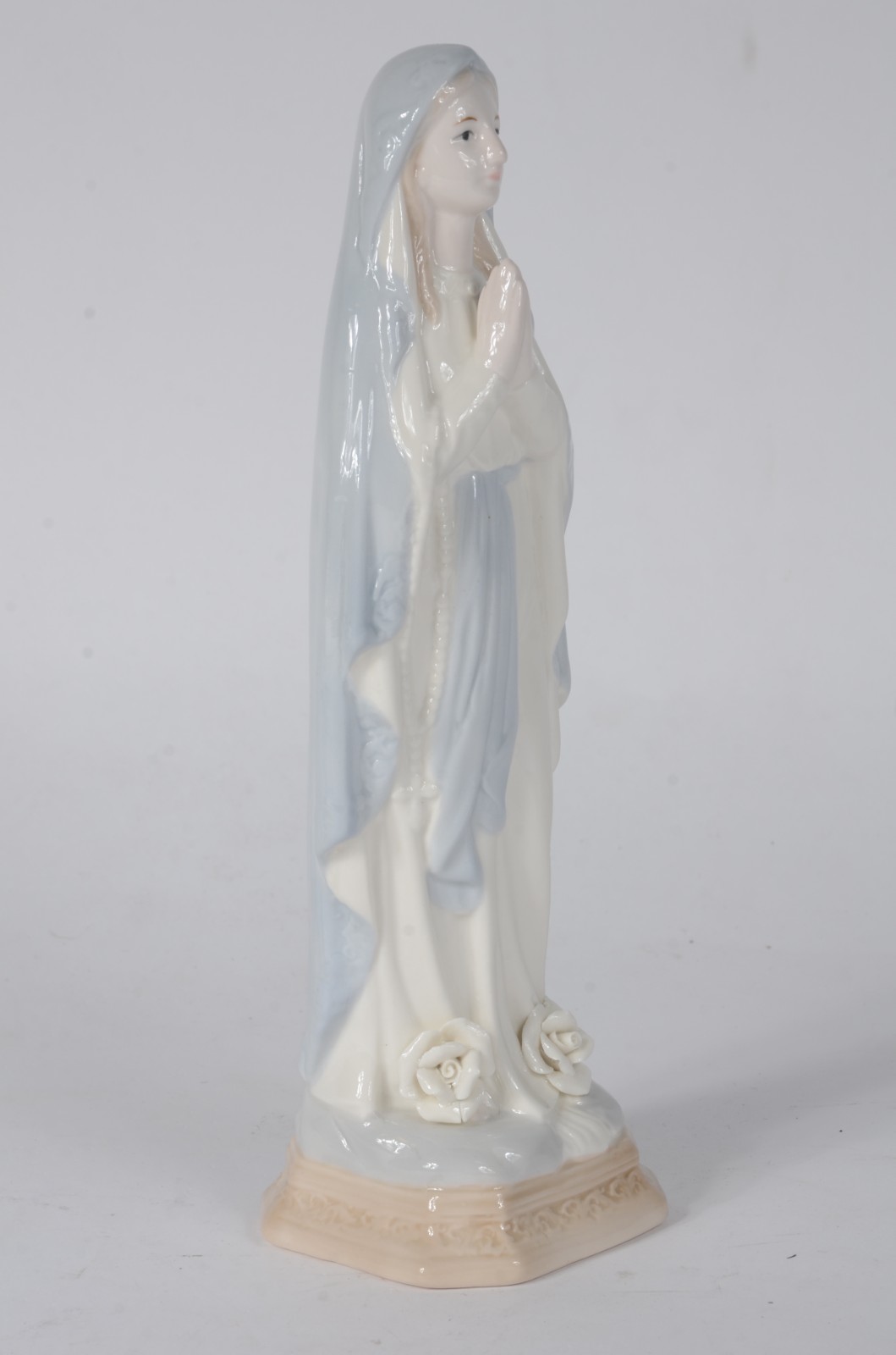 Estatueta de porcelana policromada representando "Virgem Maria". - foto 3 de 7