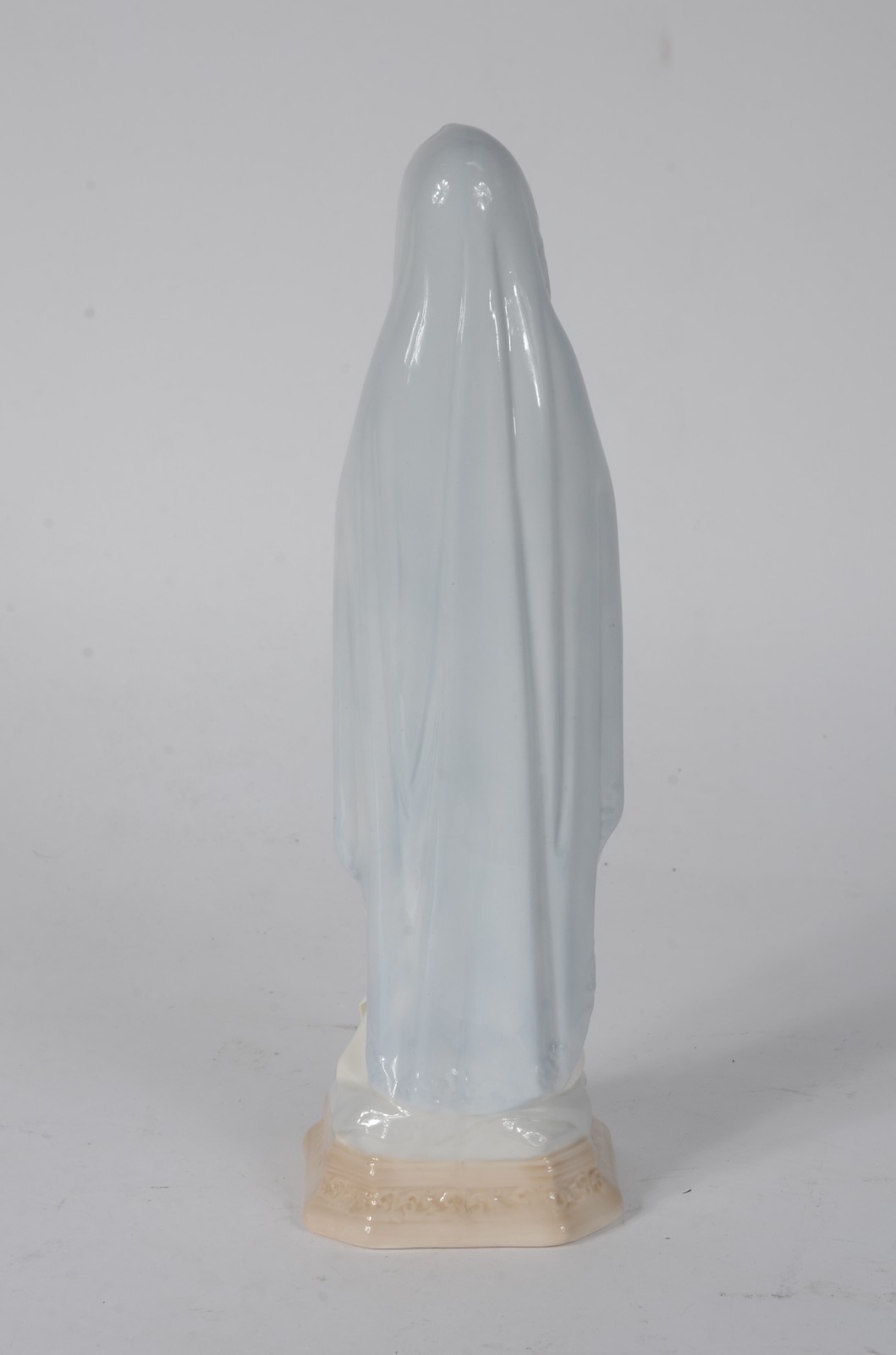 Estatueta de porcelana policromada representando "Virgem Maria". - foto 6 de 7