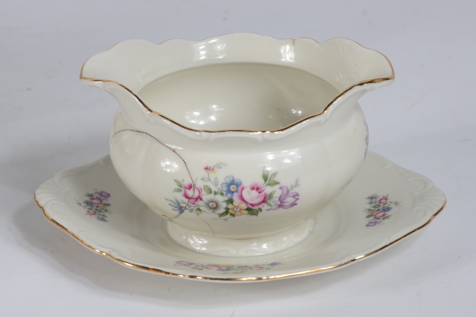 Aparelho de jantar de porcelana tcheca, decoração floral em... - foto 8 de 10