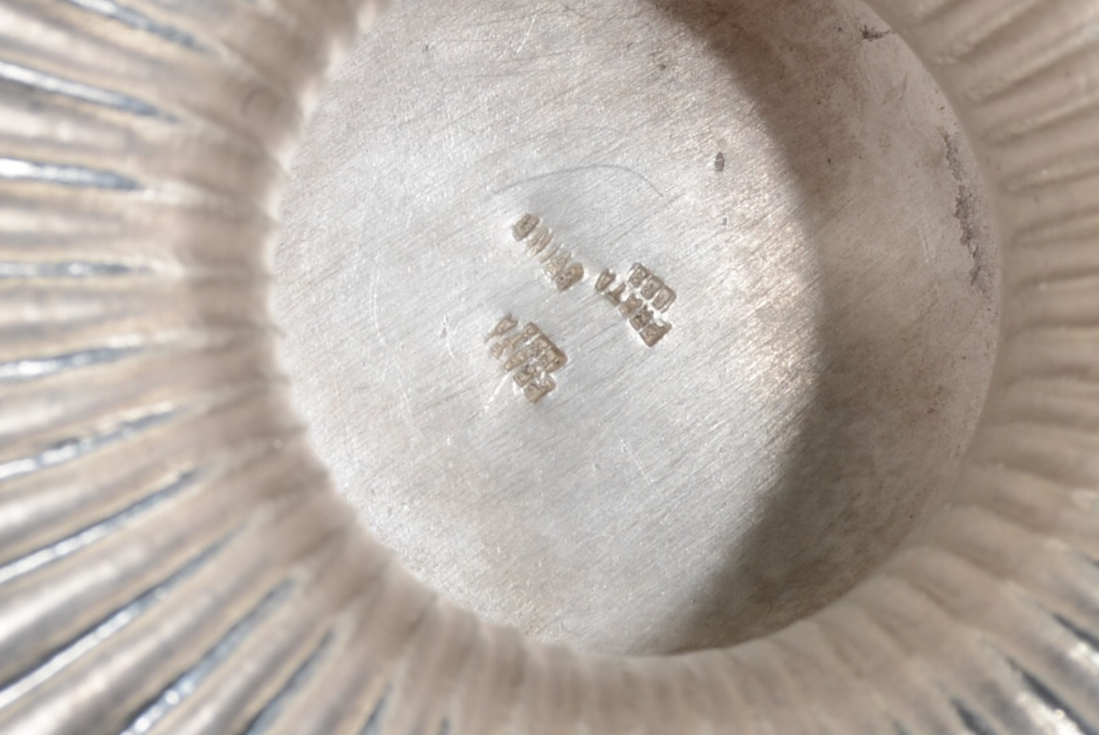Jarra para água de prata contrastada 833, feitio gomado, peso 730 g... - foto 5 de 7