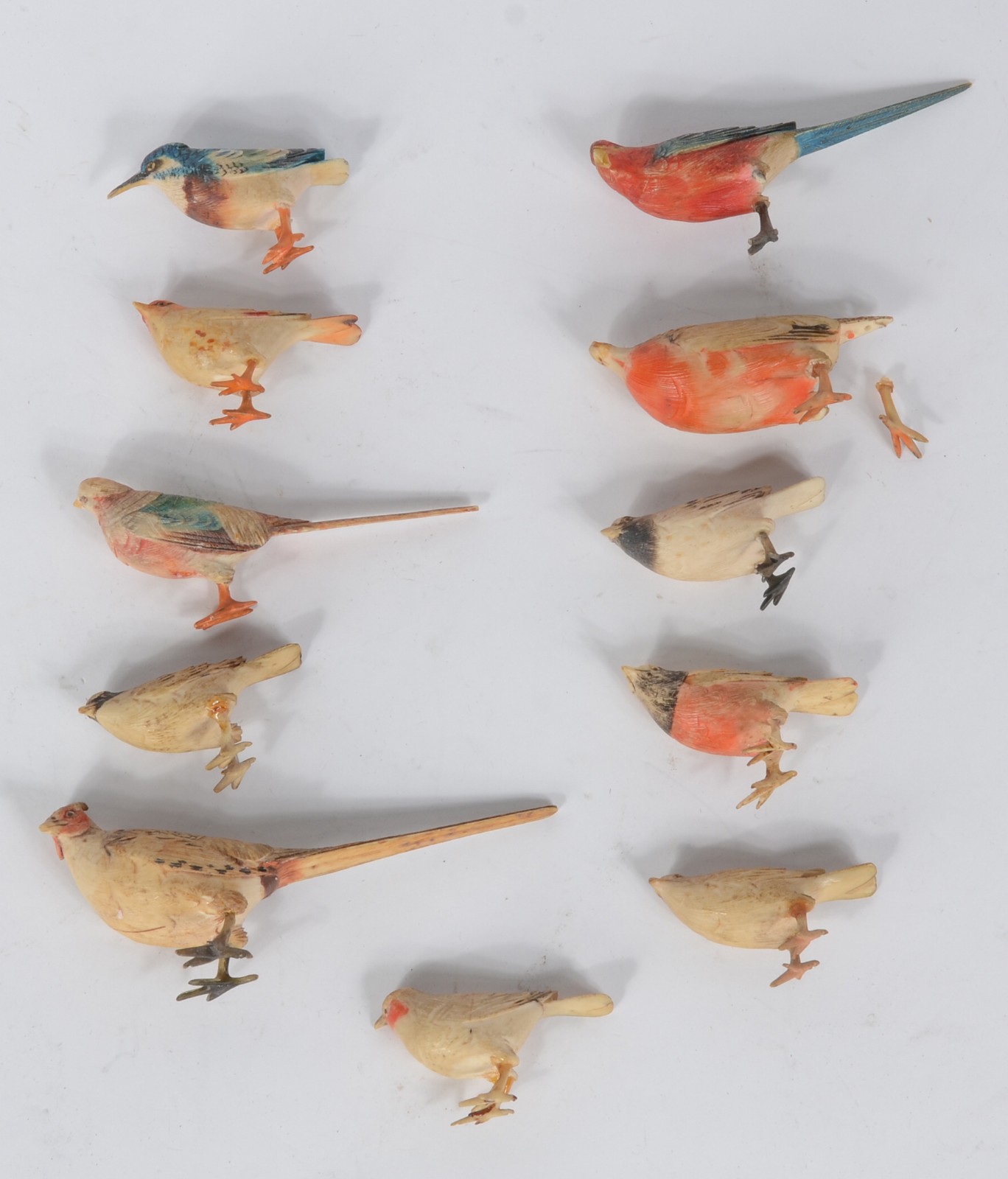 Coleção com 11 pequenas esculturas representando pássaros em diversos... - foto 2 de 4