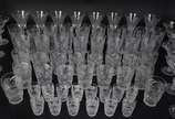 Serviço de cristal tcheco lapidado, composto de... - Serviço de cristal tcheco lapidado, composto de: 6 copos para long drink, 12 copos longos para água, 12 taças para champagne, 8 para vinho, 17 c...