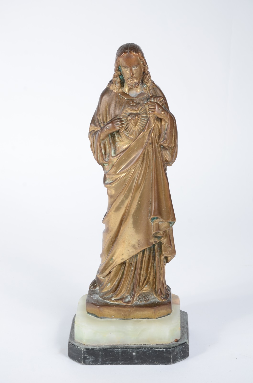 Estatueta de bronze representando Sagrado Coração de Jesus, assinado... - foto 1 de 9