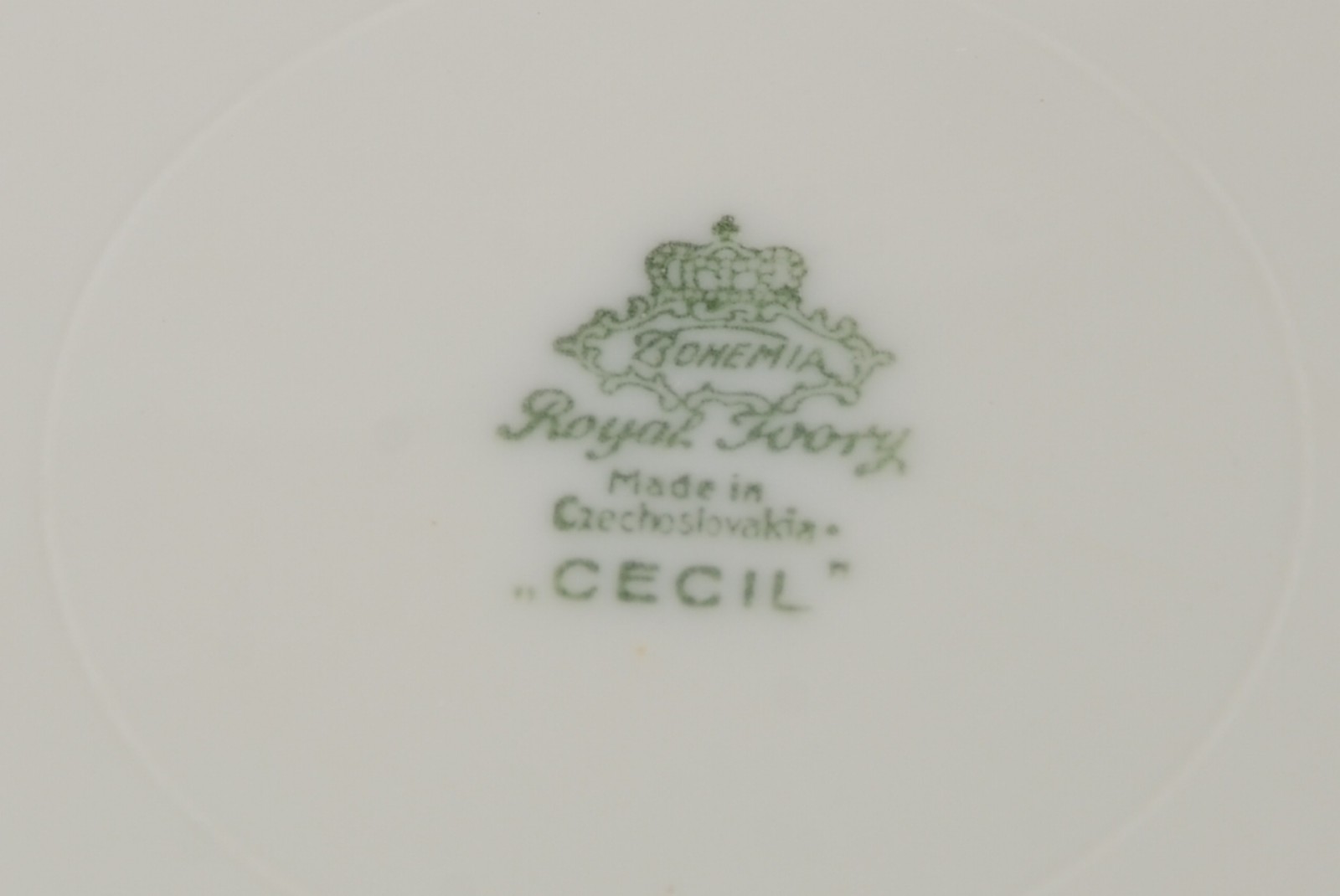 Serviço de chá e café de porcelana tcheca, decorado com flores em... - foto 6 de 8