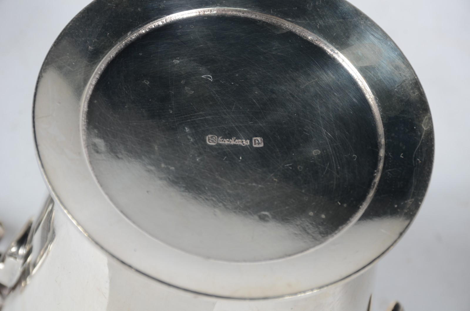 Diversas peças de metal prateado, sendo: 2 baldes para gelo, porta... - foto 11 de 11