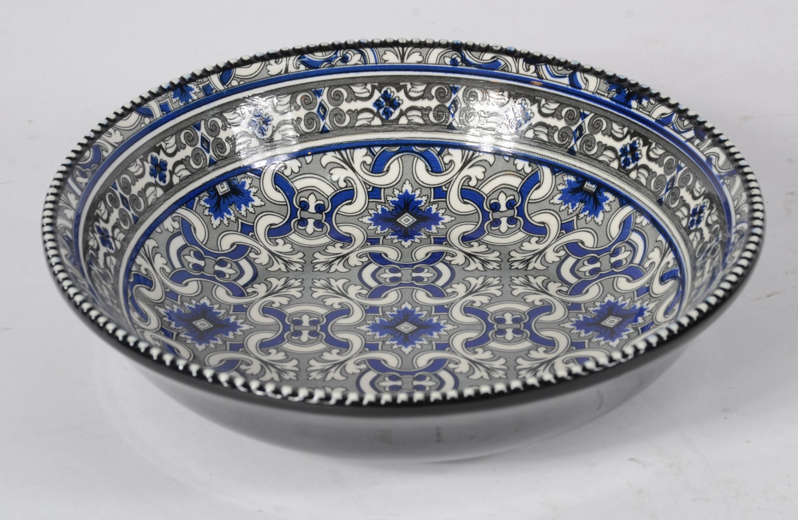 Duas peças de cerâmica espanhola, sendo: bowl e prato. - foto 4 de 7
