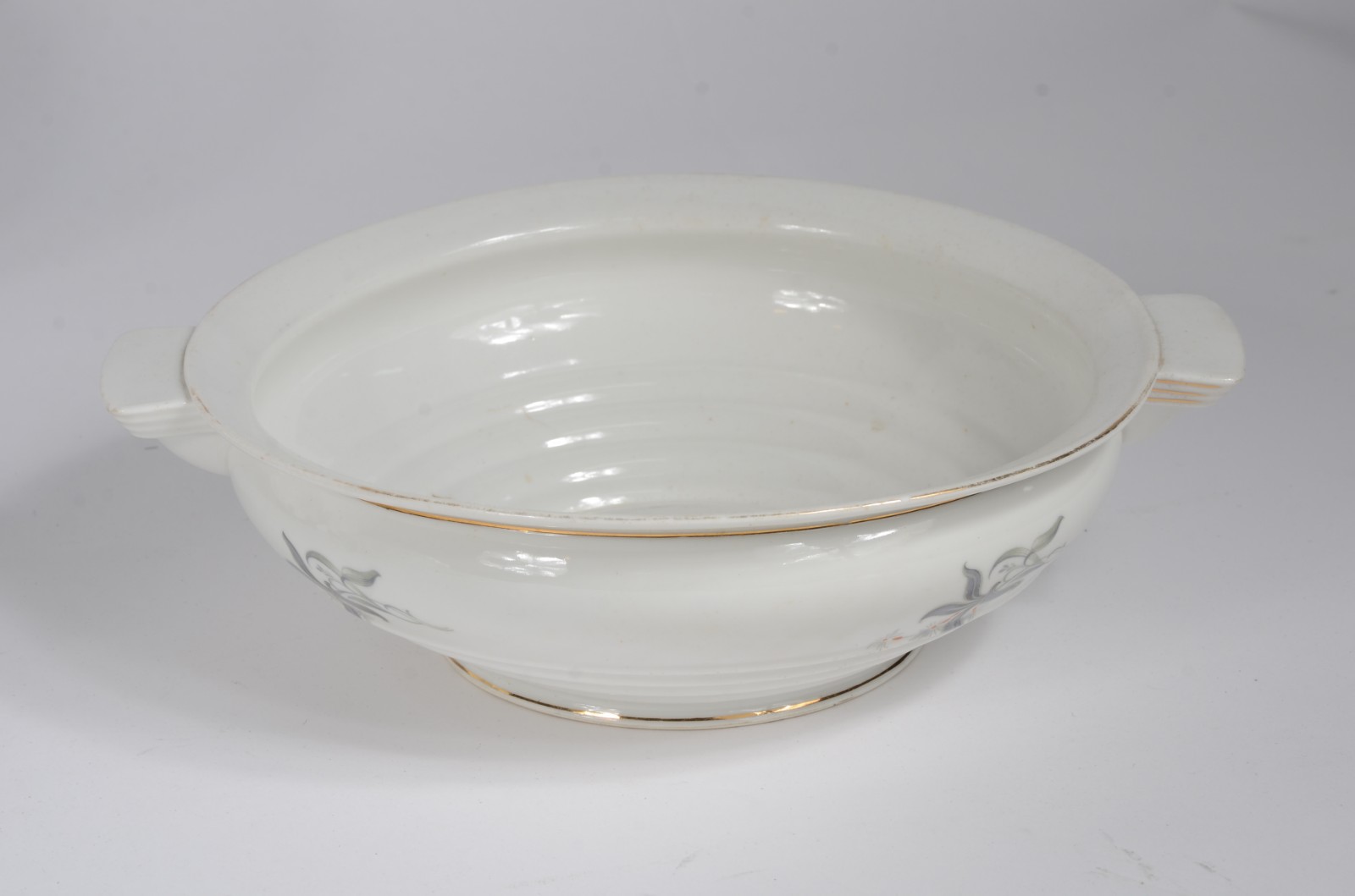 Parte de baixela de jantar de porcelana portuguesa, sendo: sopeira... - foto 3 de 8