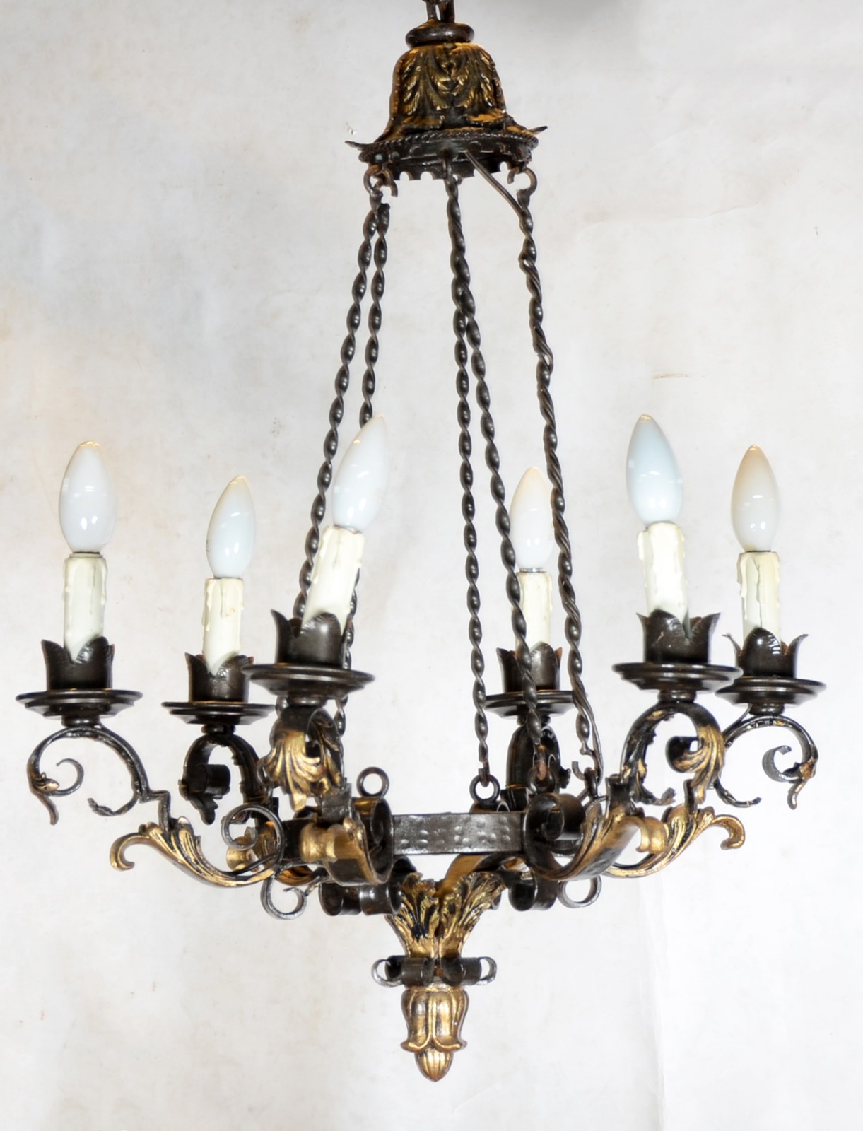 Lustre de metal dourado para 6 luzes - foto 1 de 5