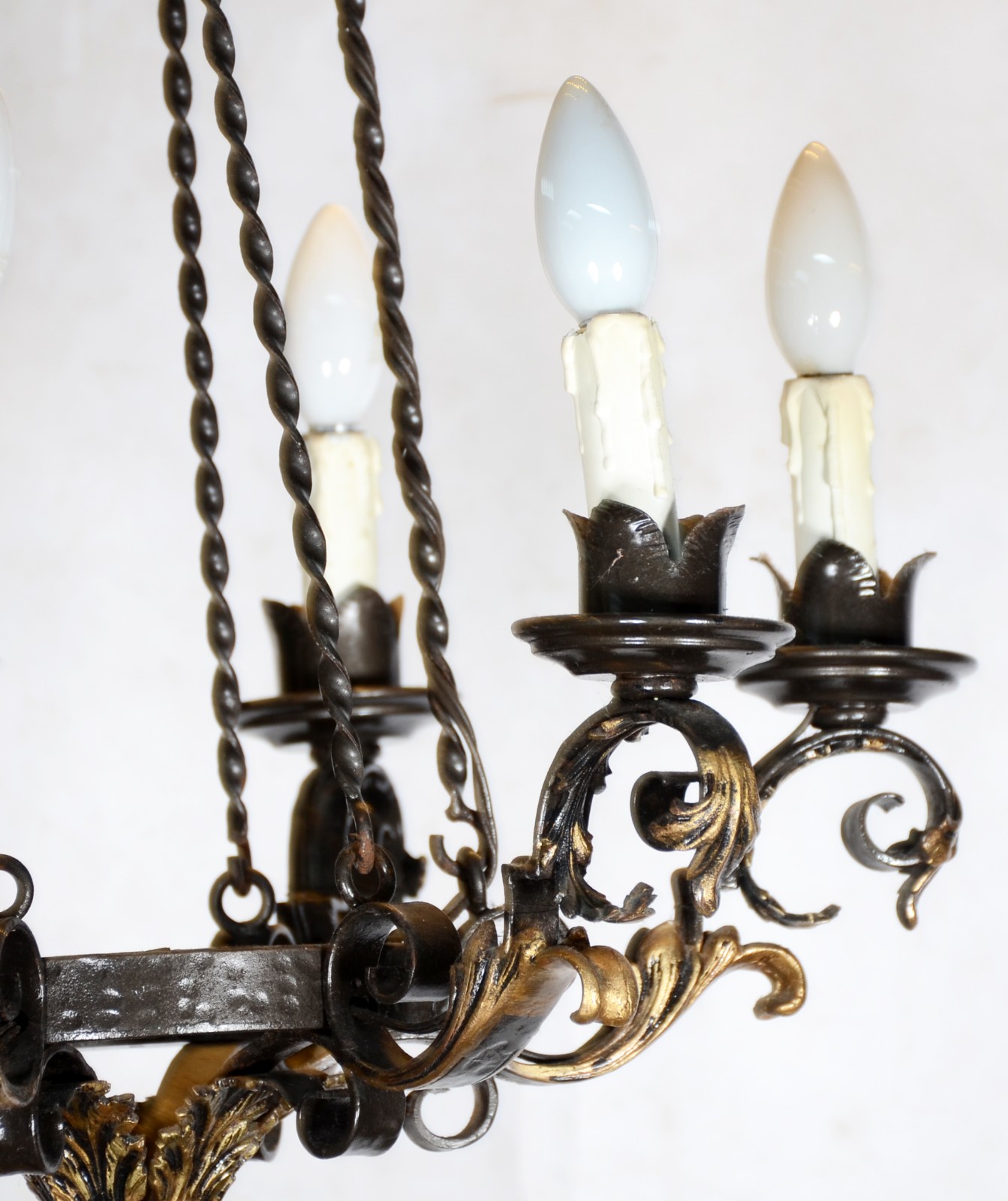 Lustre de metal dourado para 6 luzes - foto 4 de 5