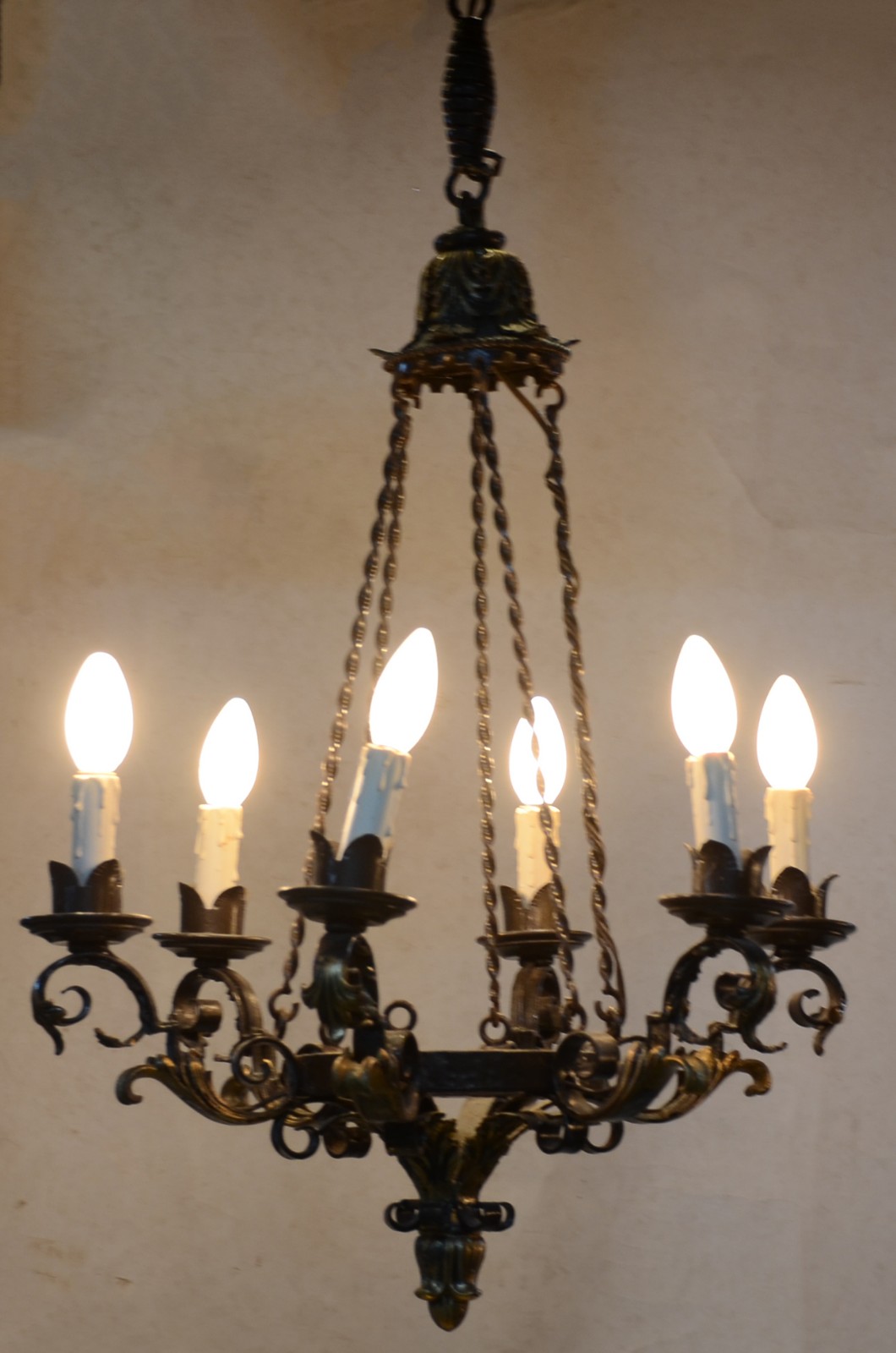 Lustre de metal dourado para 6 luzes - foto 5 de 5