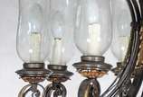 Lustre de metal dourado para 8 luzes com mangas... - Lustre de metal dourado para 8 luzes com mangas de cristal