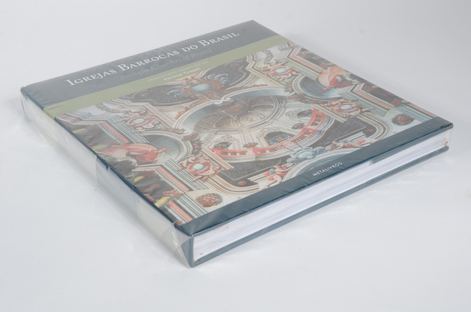 Livro: Igrejas barrocas no Brasil por Percival Tirapeli - foto 2 de 4