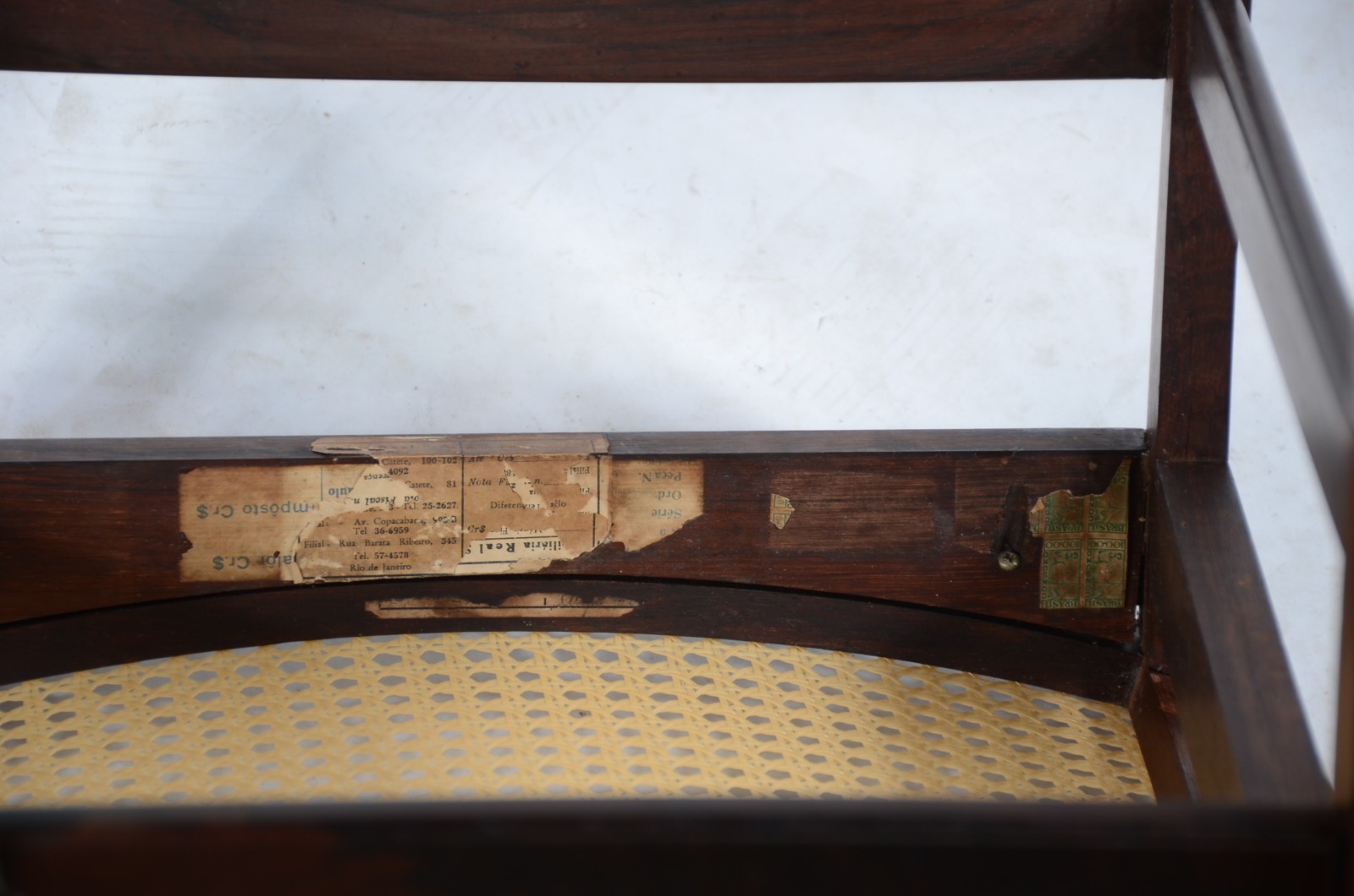 Conjunto de mesa de jantar com tampo retangular e quatro pernas... - foto 9 de 11