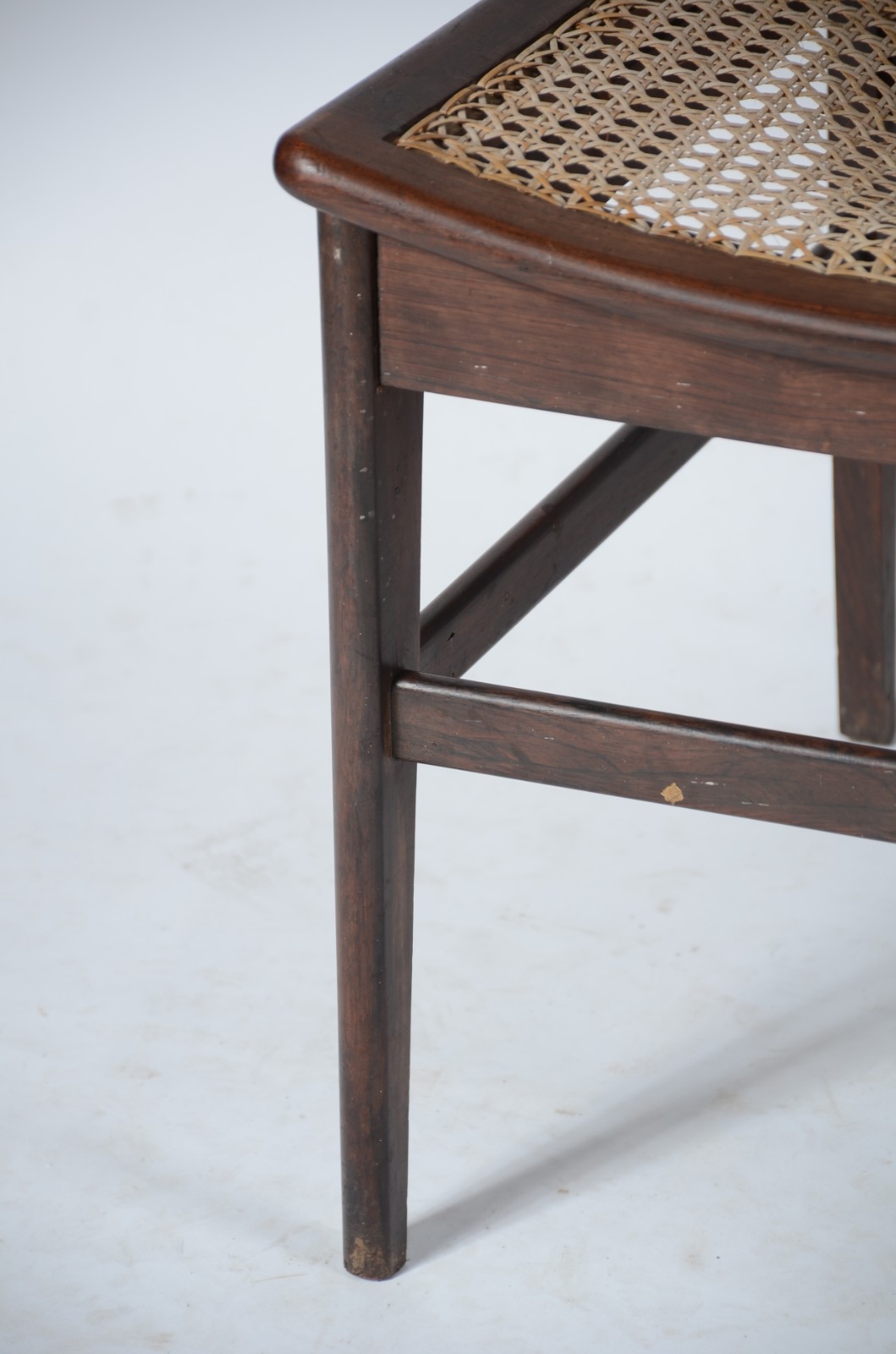 Conjunto de mesa de jantar com tampo retangular e quatro pernas... - foto 10 de 11