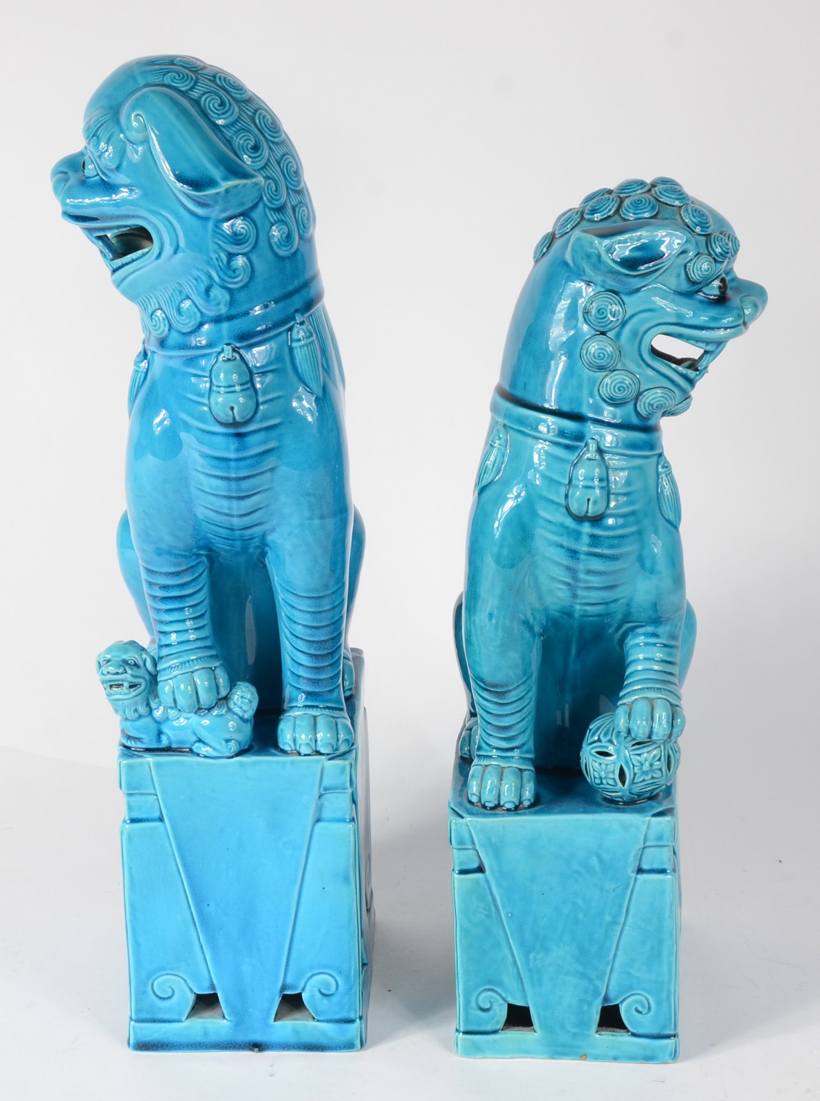 Par de cães de fó de porcelana oriental na cor azul turquesa. - foto 4 de 6