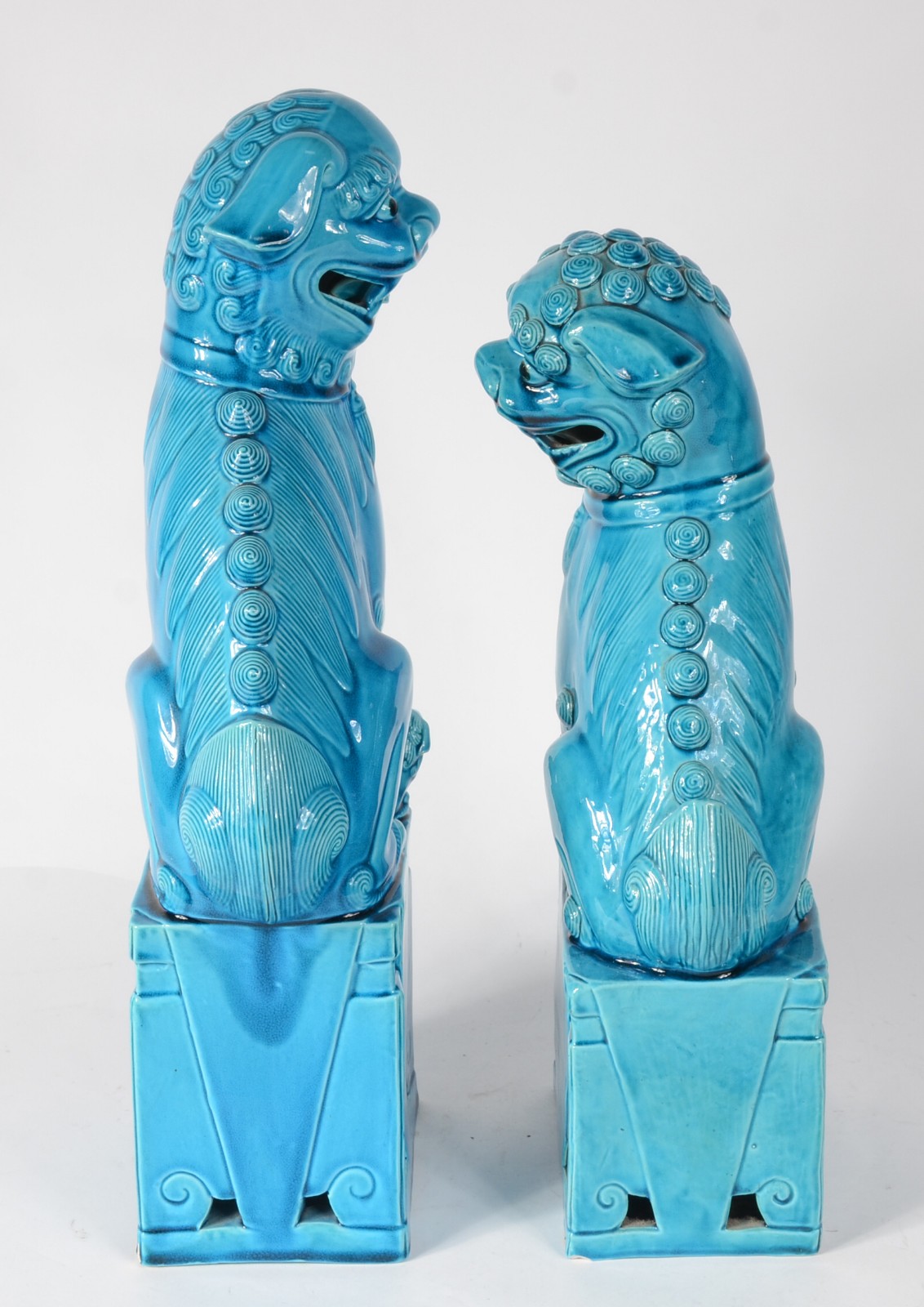 Par de cães de fó de porcelana oriental na cor azul turquesa. - foto 5 de 6