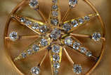 Broche de ouro com brilhantes - Broche de ouro com brilhantes