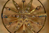 Broche de ouro com brilhantes - Broche de ouro com brilhantes