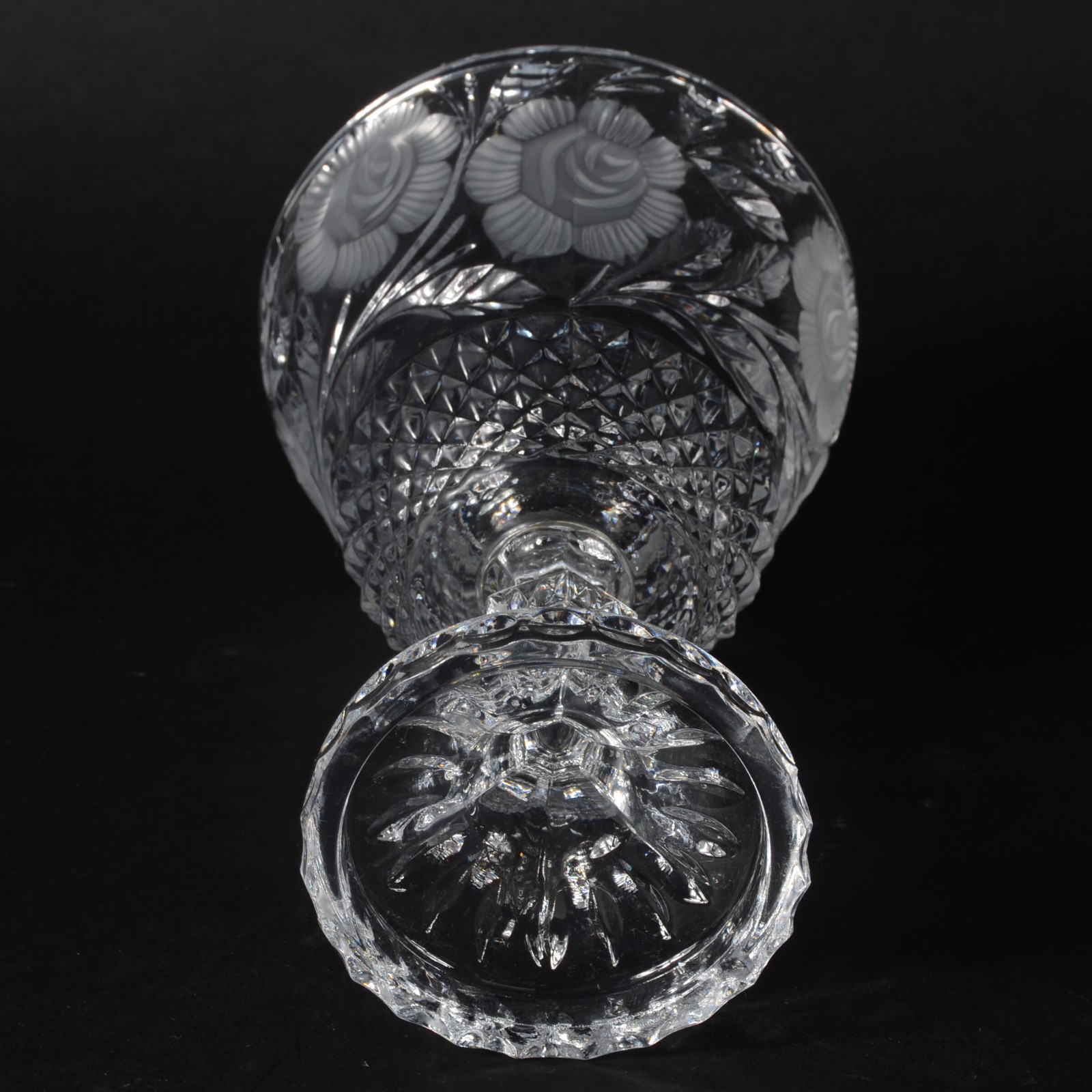 Compoteira de cristal decorada com flores foscas. - foto 4 de 4