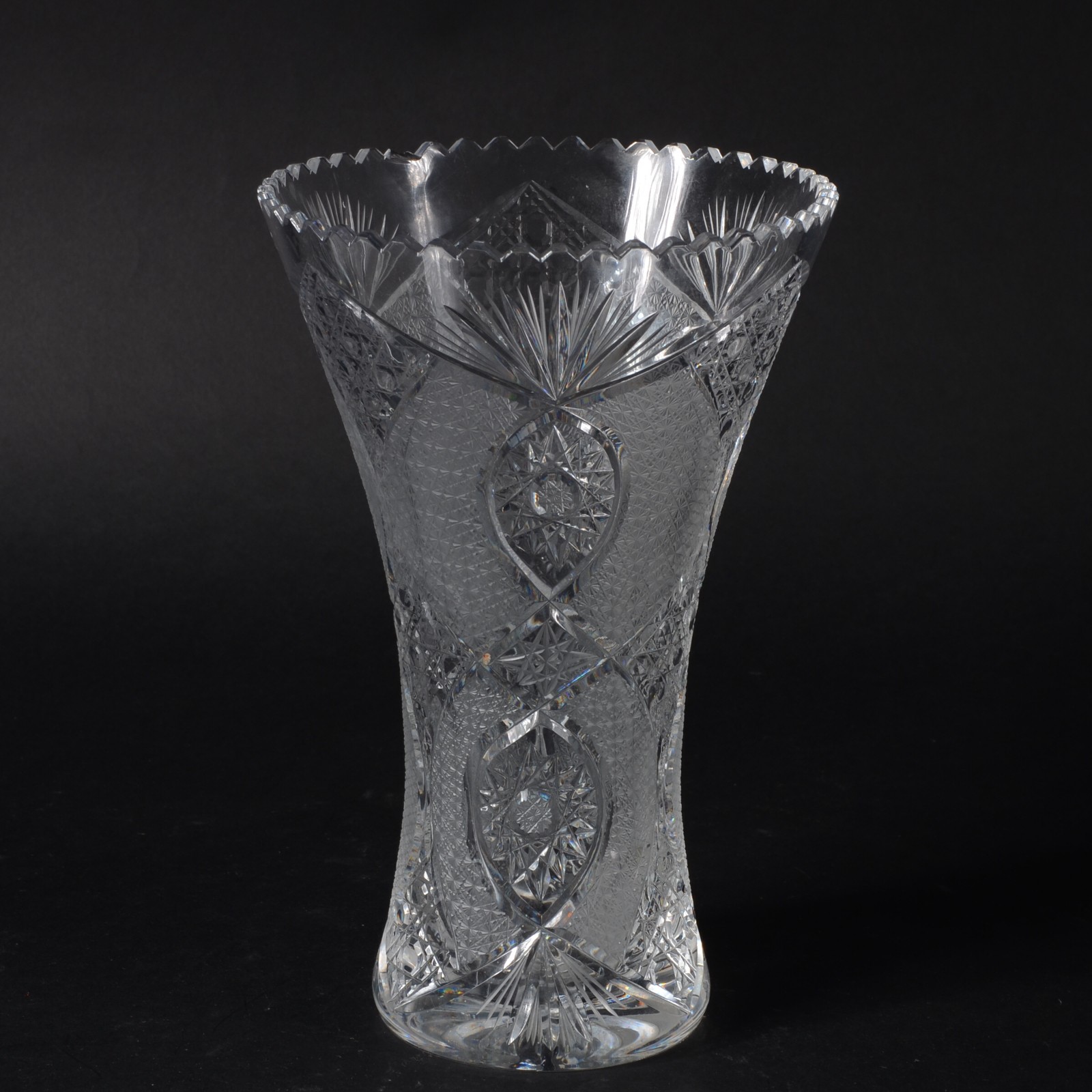 Vaso de cristal tcheco lapidado. - foto 1 de 4