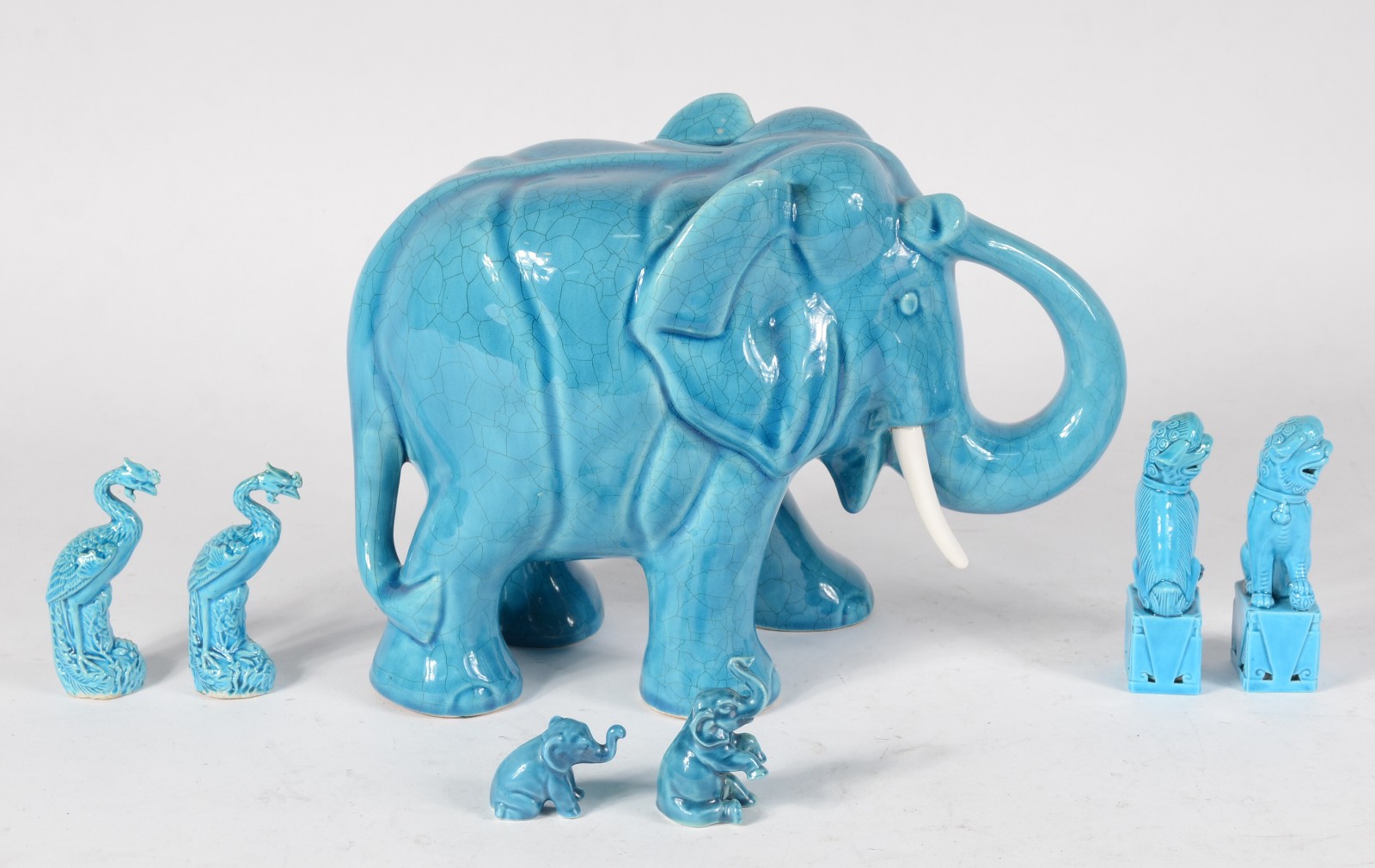 Conjunto com sete peças diversas de porcelana oriental na cor azul... - foto 6 de 8