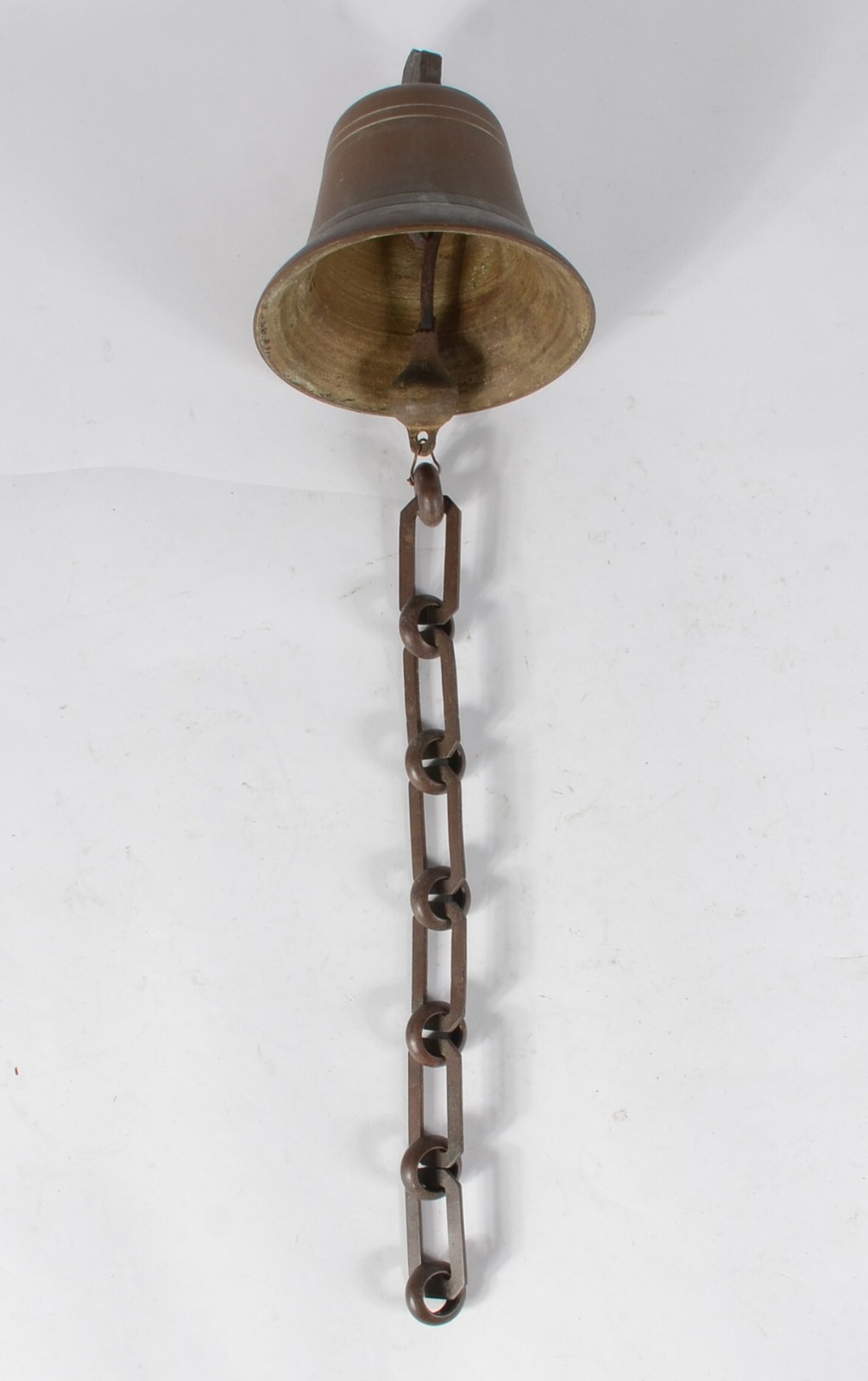 Sino de bronze com corrente para badalar. - foto 1 de 4